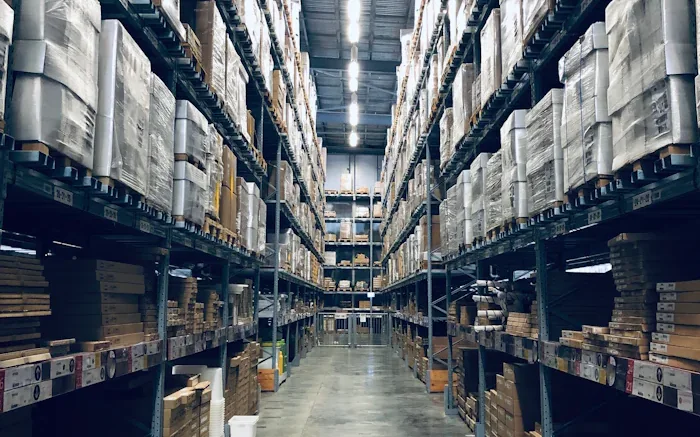Entrepôt logistique suivi en temps réel par l'ERP