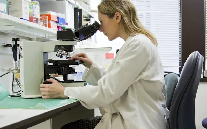 Microscope et instruments d'analyse connectés au LIMS